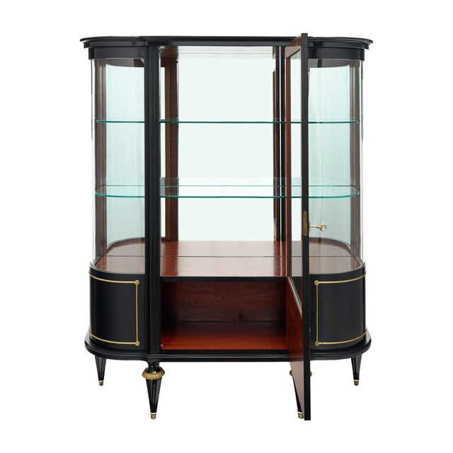 French French Louis XVI Style Ebonized Curved Glass Vitrine Display Cabinet, Circa 1900 For Sale - Image 3 of 9