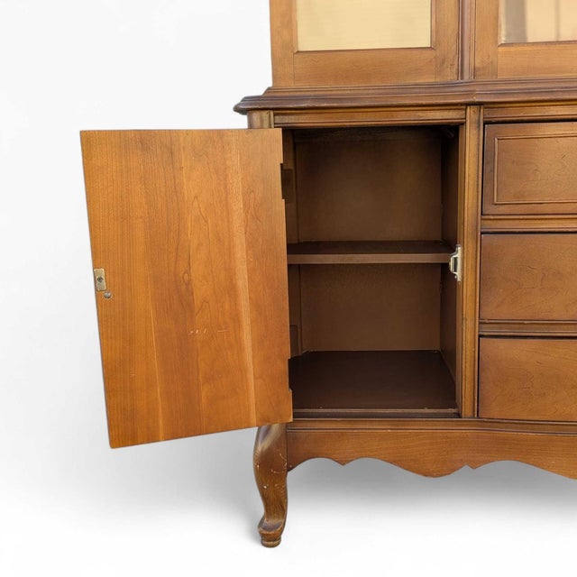 Late 20th Century Queen Anne Style Wood and Glass China Hutch Cabinet For Sale - Image 4 of 16