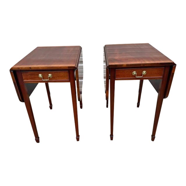 Vintage Pair of Federal Style Banded Mahogany Drop-Leaf Pembroke Side Tables. For Sale
