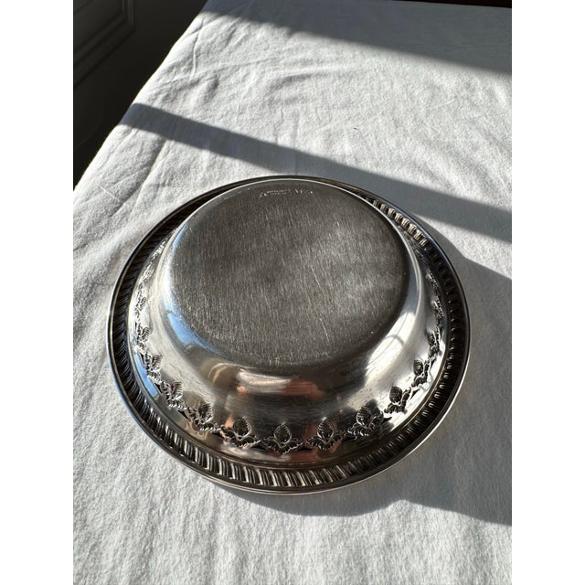 Reed and Barton Mid 20th Century Reed & Barton X473 Sterling Silver Bowl With Floral Repoussé Rim For Sale - Image 4 of 7