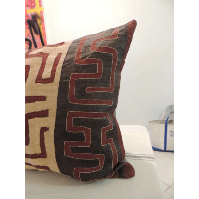 1980s African Pillow in Black and Burnt Orange Raffia Kuba Cloth For Sale - Image 5 of 6