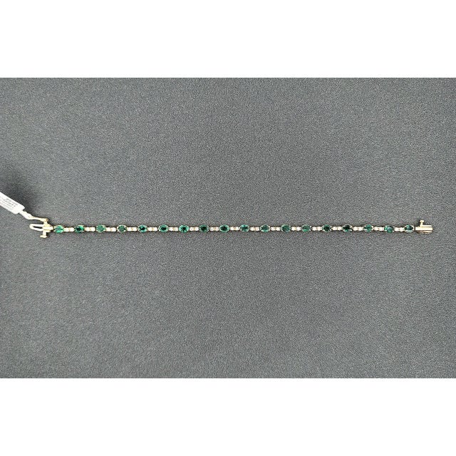 Early 21st Century 7.70 Ct Natural Emerald & Diamond Tennis Bracelet For Sale - Image 5 of 9