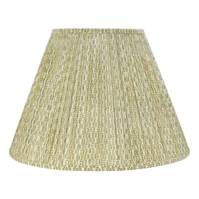 Bunny Williams Home Green Putnam Lampshade, Medium For Sale