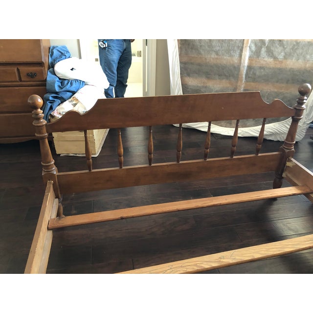 Ethan Allen VTG Ethan Allen Heirloom Colonial Nutmeg Maple Full Size For Sale - Image 4 of 17