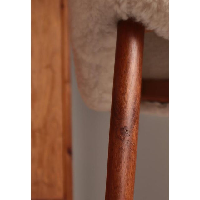 Gold Scandinavian Modern Stools in Oakwood & Sheepskin, Denmark, 1950s, Set of 2 For Sale - Image 8 of 13