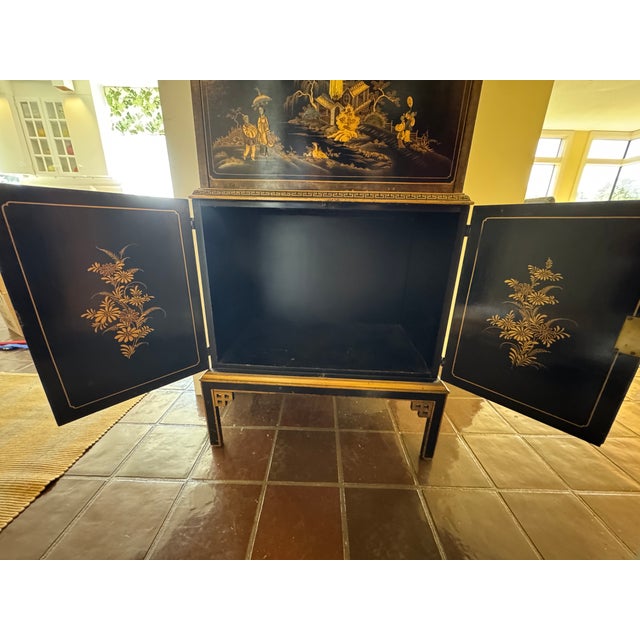 Black Chinoiserie Black Lacquer Cabinet / Dry Bar With Hand-Painted Gilt Scenes, Mid–Late 20th Century For Sale - Image 8 of 12