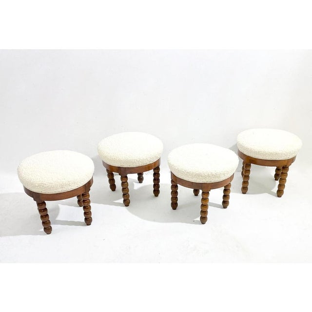 Mid-Century Modern Stools in Oak and White Bouclé Fabric, 1970s, Set of 4 For Sale - Image 4 of 5