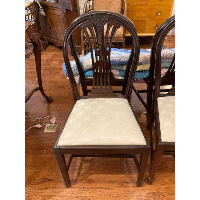 Antique set of 4 wheat dining room chairs Front seat width 20", Back widest width 16.5", 17" depth, 38.5" height