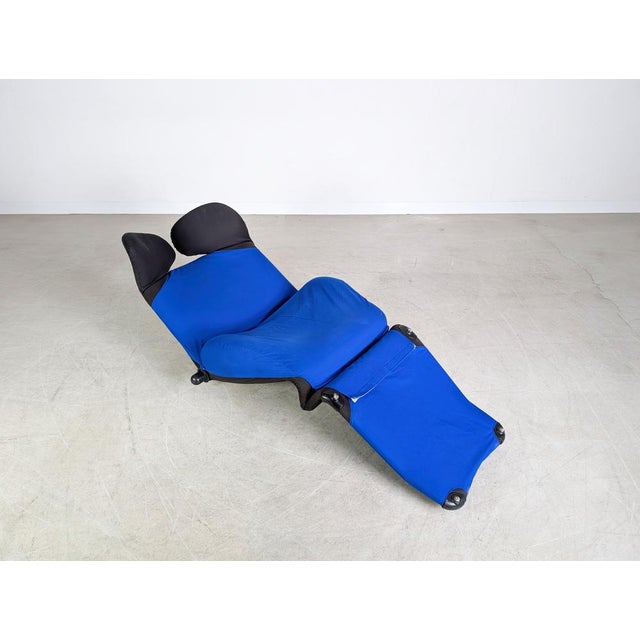 Black Wink Chair in Black and Blue Upholstery by Toshiyuki Kita for Cassina For Sale - Image 8 of 10