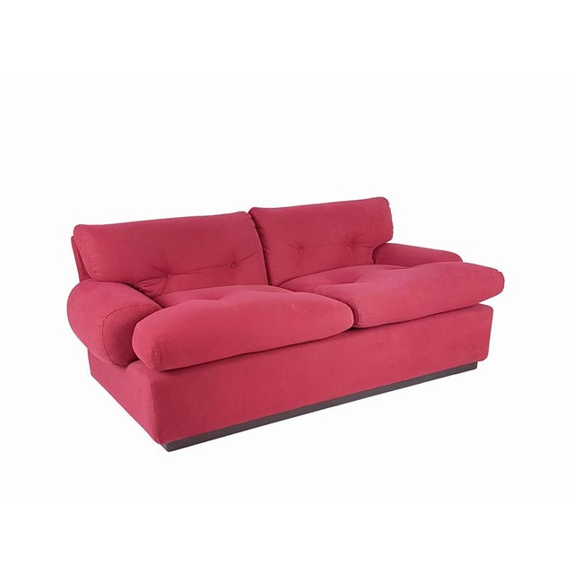 Crimson Alcantara Two-Seater Sofas by Piero Ranzani for Elam, 1960s, Set of 2 For Sale - Image 4 of 15
