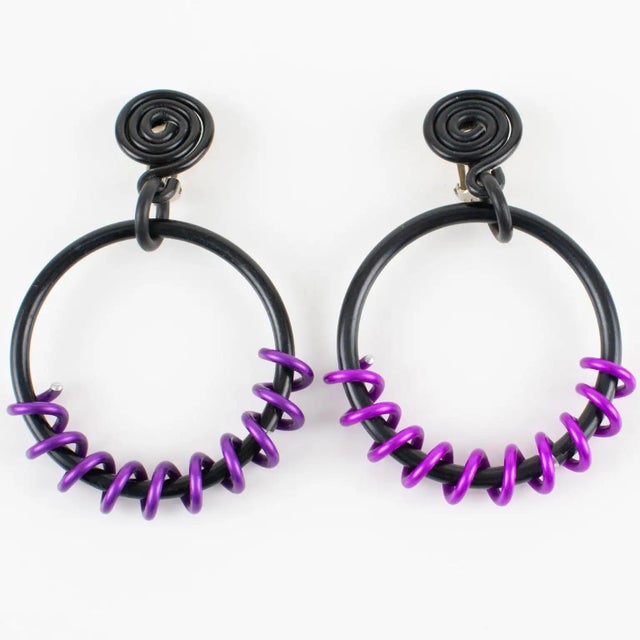 David Spada Bi-Color Coiled Aluminum Clip Earrings For Sale - Image 9 of 9