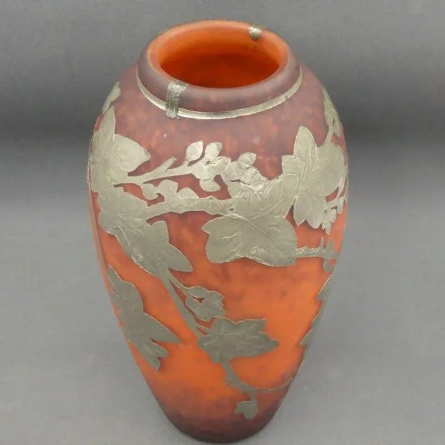 1920s Art Nouveau Pate de Verre Vase mit Metal Decor, 1900-1920 For Sale - Image 5 of 13