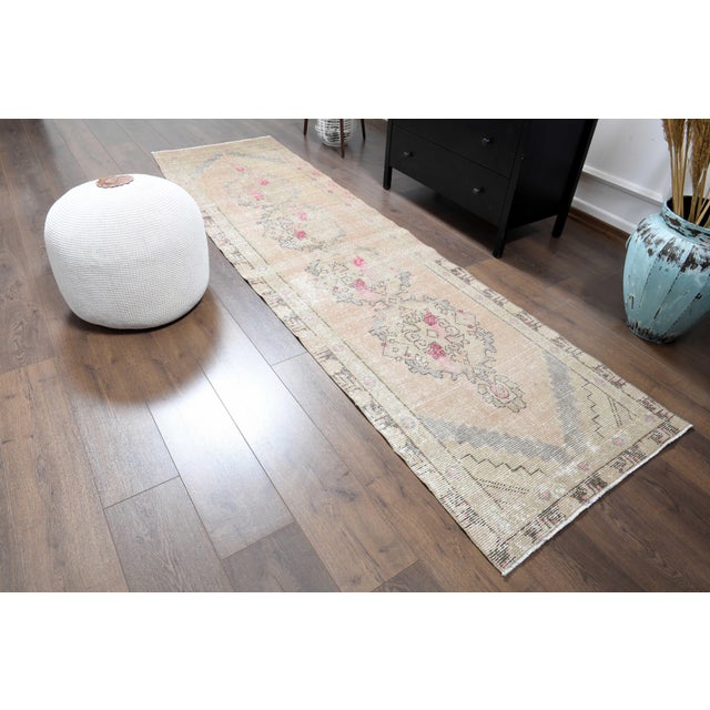 1970s Vintage Handmade Wool Cotton Turkish Area Rug For Sale In San Francisco - Image 6 of 11