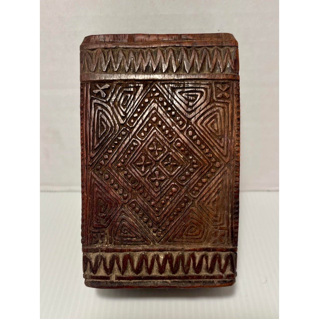 African Antique Kuba Wooden Container DRC Congo African Tribal Geometric Carving For Sale - Image 3 of 9