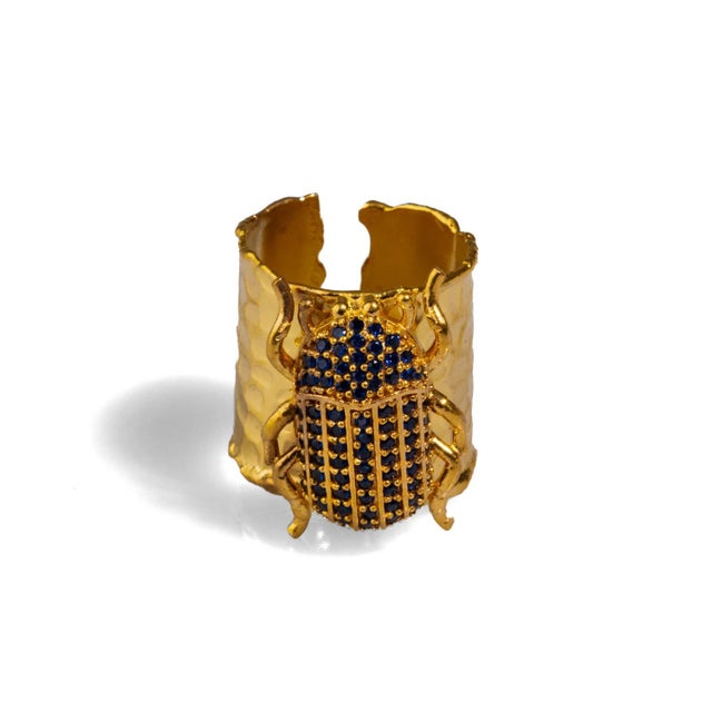 Egyptian Symbol Scarab Beetle Sapphire & Gold Chunky Ring, Size 4 For Sale In Miami - Image 6 of 6