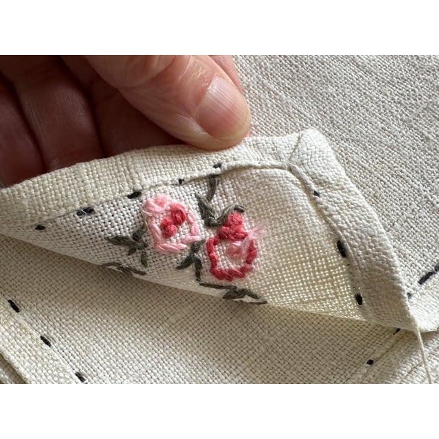 1930s Vintage Handmade Linen Cocktail Napkins With Floral Hand Embroidery Detail Set of 4 For Sale - Image 5 of 12