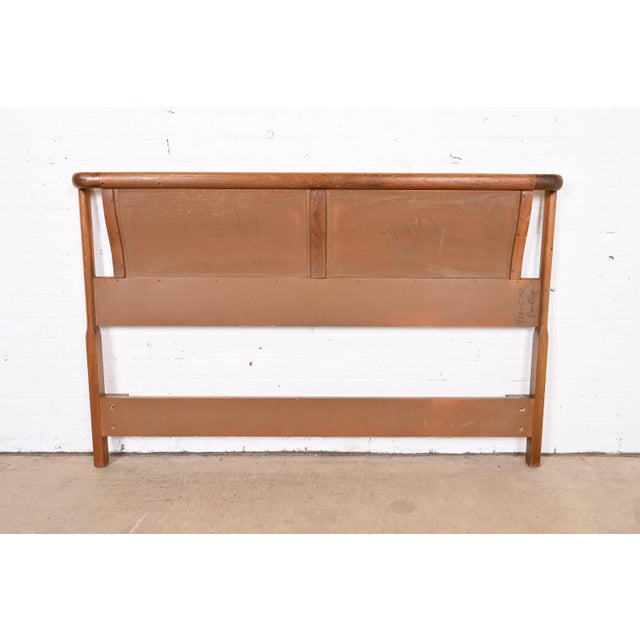 1960s Barney Flagg for Drexel Parallel Walnut and Cane Full Size Headboard For Sale - Image 9 of 10
