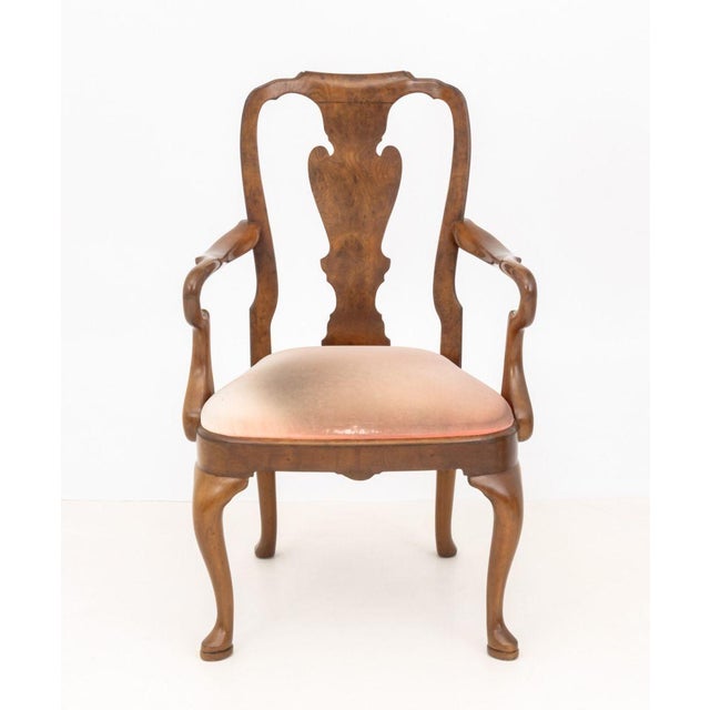 Queen Anne Style Walnut Dining Chairs, 4 For Sale In New York - Image 6 of 11