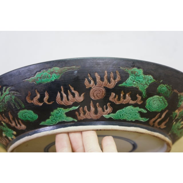 Antique Chinese Kangxi Famille Noire 5 Toed Dragon Dish Bowl 11" For Sale - Image 14 of 18