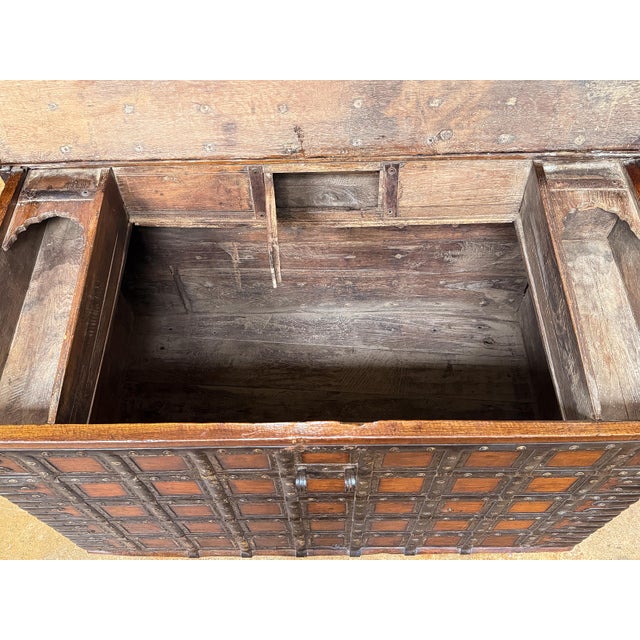 Large Rajasthan Trunk of Iron-Bound Hardwood - British Colonial India 'The Raj' For Sale - Image 9 of 15