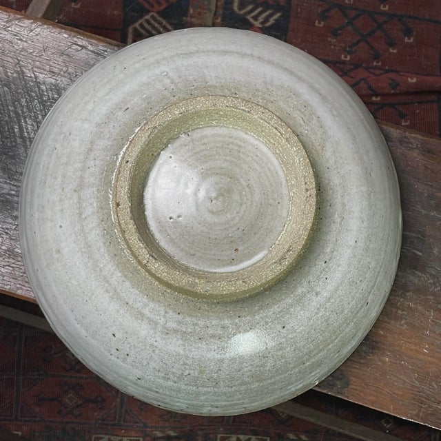 Ceramic 1980s Large Vintage Minimalist Footed Shino Glazed Grayish White Stoneware Bowl For Sale - Image 7 of 8