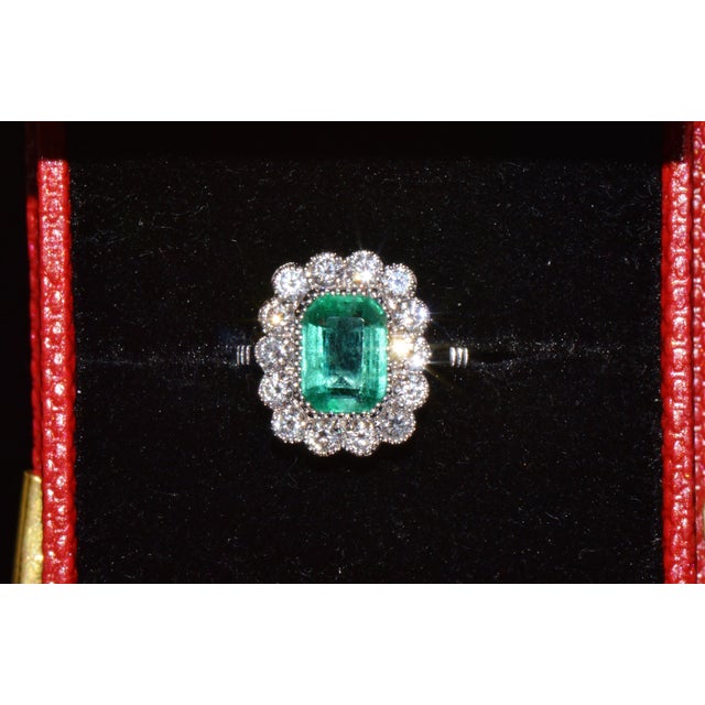 Gia Certified Natural 3.10Cts vs F Diamond Emerald 18k Solid Gold Milgrain Bezel Halo Ring, Size 6.5 For Sale - Image 11 of 14