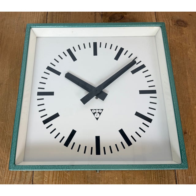 Industrial Square Green Wall Clock from Pragotron, 1980s For Sale - Image 9 of 17