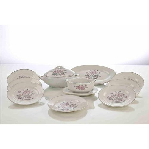 Set of porcelain dishes by Richard Ginori. Mid-20th Century. It comprises: 7 dishes 2 serving plates 2 Tureens Marked on...