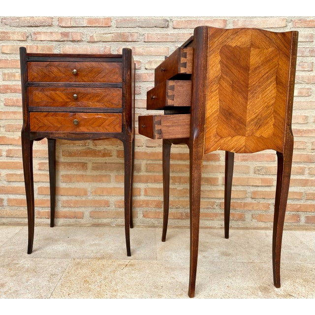 Mid-Century Modern French Walnut Nightstands with 3 Drawers, 1940s, Set of 2 For Sale - Image 3 of 7
