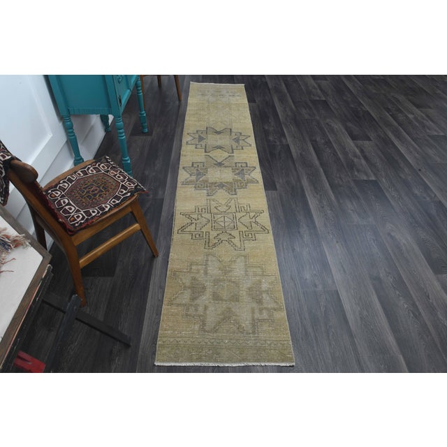 1970s Vintage Handmade Wool Cotton Turkish Beige Area Rug For Sale In San Francisco - Image 6 of 11