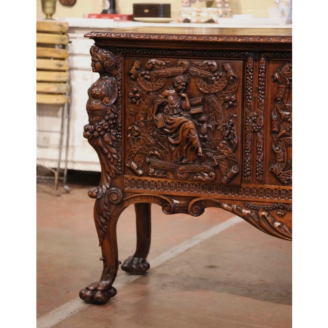 19th C. Italian Renaissance Revival Carved Walnut Credenza With Figural Panels For Sale In Dallas - Image 6 of 12