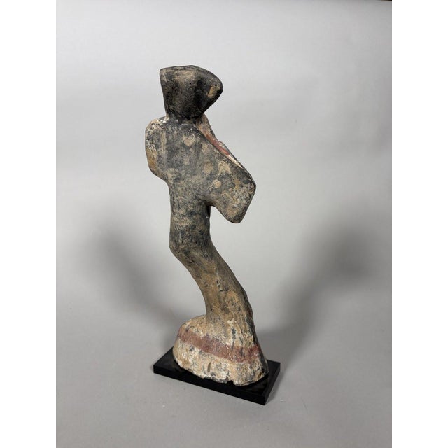 15th Century & Earlier Sculpture of a Dancer, China, Han Dynasty (206 BC to 221 AD), Mingqi For Sale - Image 5 of 7