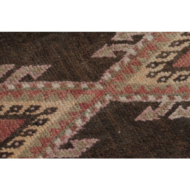 Traditional Vintage Turkish Gift-Sized Rug With Geometric Twin Medallions - Rug & Kilim For Sale - Image 3 of 6