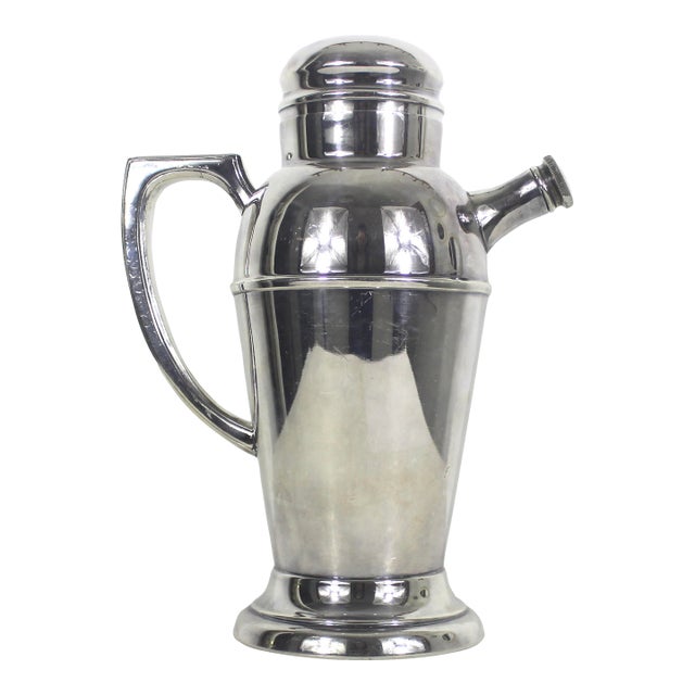 Vintage Benedict Silver Co. Art Deco Silver Plated Cocktail Shaker With Handle and Spout For Sale