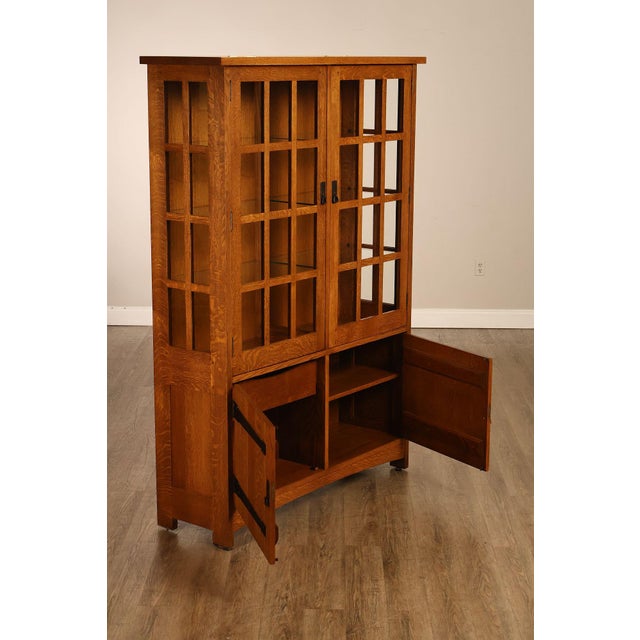 Stickley Stickley Mission Collection Oak China Cabinet With Strap Hardware For Sale - Image 4 of 18