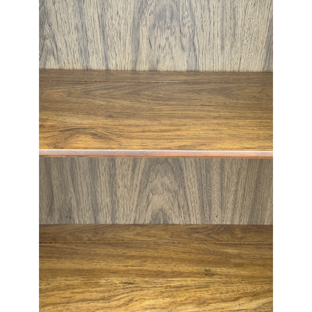 C. 1972 Mid Century Modern China Cabinet W/ Etched Geometric Glass, Carved Accents, Brutalist Pulls For Sale In Austin - Image 6 of 12