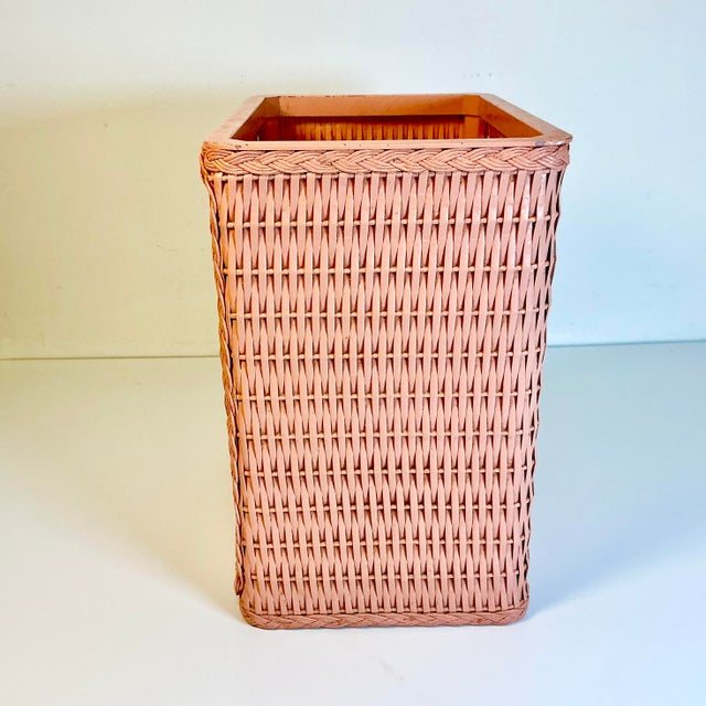 Mid-Century Boho Chic Coastal Peach Colored Wicker Wastebasket For Sale - Image 11 of 13