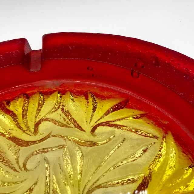 1960s Blenko Amberina Cigar Ashtray For Sale In New York - Image 6 of 7