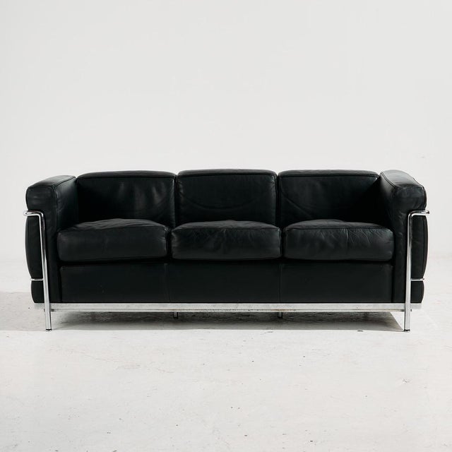 LC2 Sofa by Le Corbusier, Pierre Jeanneret and Charlotte Perriand for Cassina For Sale - Image 17 of 17