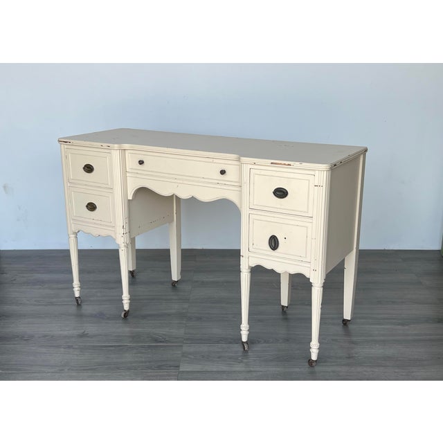 Early 20th Century Mahogany Desk of Five Drawers For Sale - Image 10 of 16