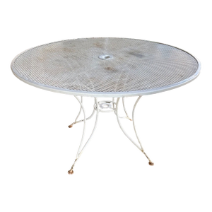 Mid-Century Modern Salterini Woodard Style Wrought Iron & Mesh Top Patio Table