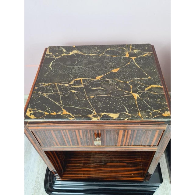 Modern Art Deco Bedside Tables in Makassar Ebony and Portoro Marble, 1930s, Set of 2 For Sale - Image 3 of 14