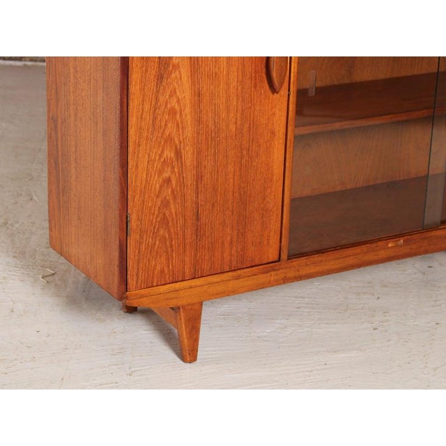 1960s Mid-Century Modern Glass Fronted Teak Bookcase, 1960s For Sale - Image 5 of 9