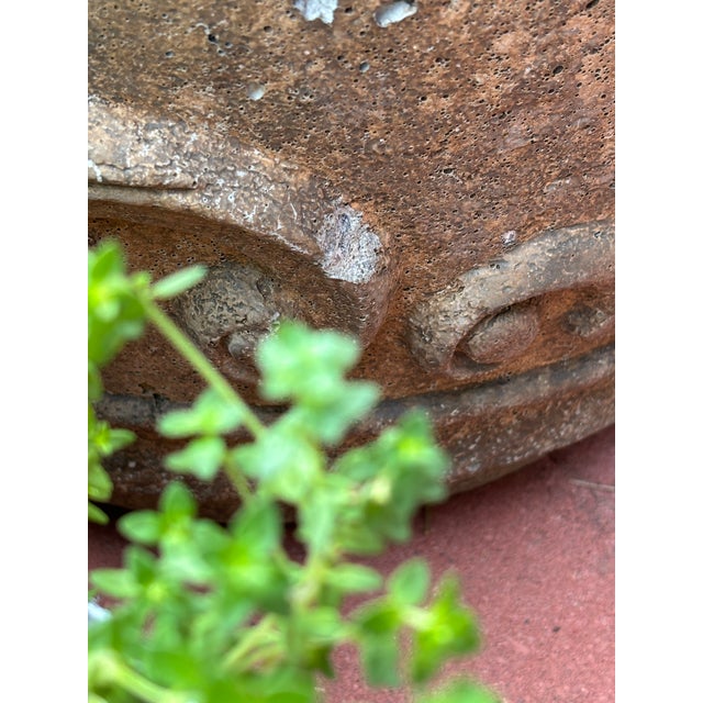 Ecru Cast Stone Neoclassical 1990s Fleur-De-Lis Garden Pot For Sale - Image 8 of 9
