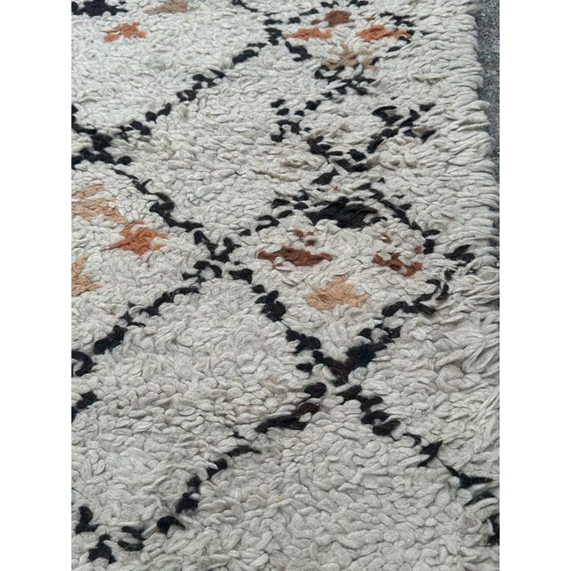 Small Mid-Century Moroccan Tribal Beni Ouarain Rug, 1940s For Sale - Image 15 of 17