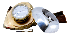 Desk Clock in Heart-Shaped Silver Case