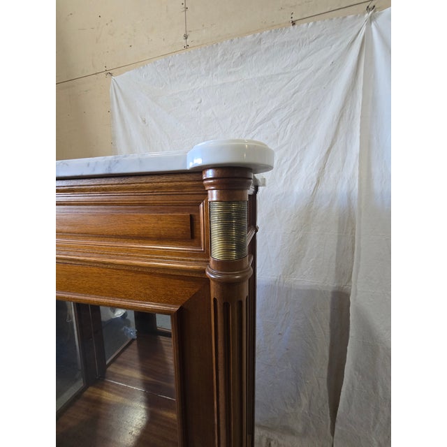Late 20th Century French Directoire Style Marble Top Mahogany Vitrine Cabinet For Sale In New Orleans - Image 6 of 10