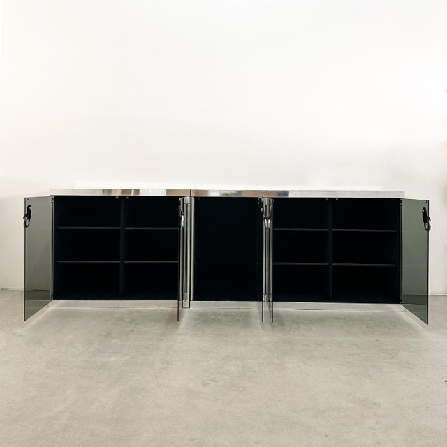 Vintage 1970s Guido Faleschini for I4Mariani Modular Chrome and Glass Credenza Unmarked For Sale In Palm Springs - Image 6 of 17