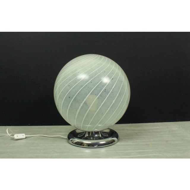 1970s Mid-Century Swirl Murano Glass Ball Table Lamp with Chrome Base, 1970s For Sale - Image 5 of 13