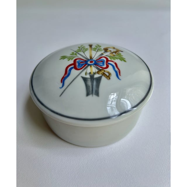 1980s Limoges for Lancome Bicentenaire Lidded Porcelain Box For Sale - Image 12 of 12